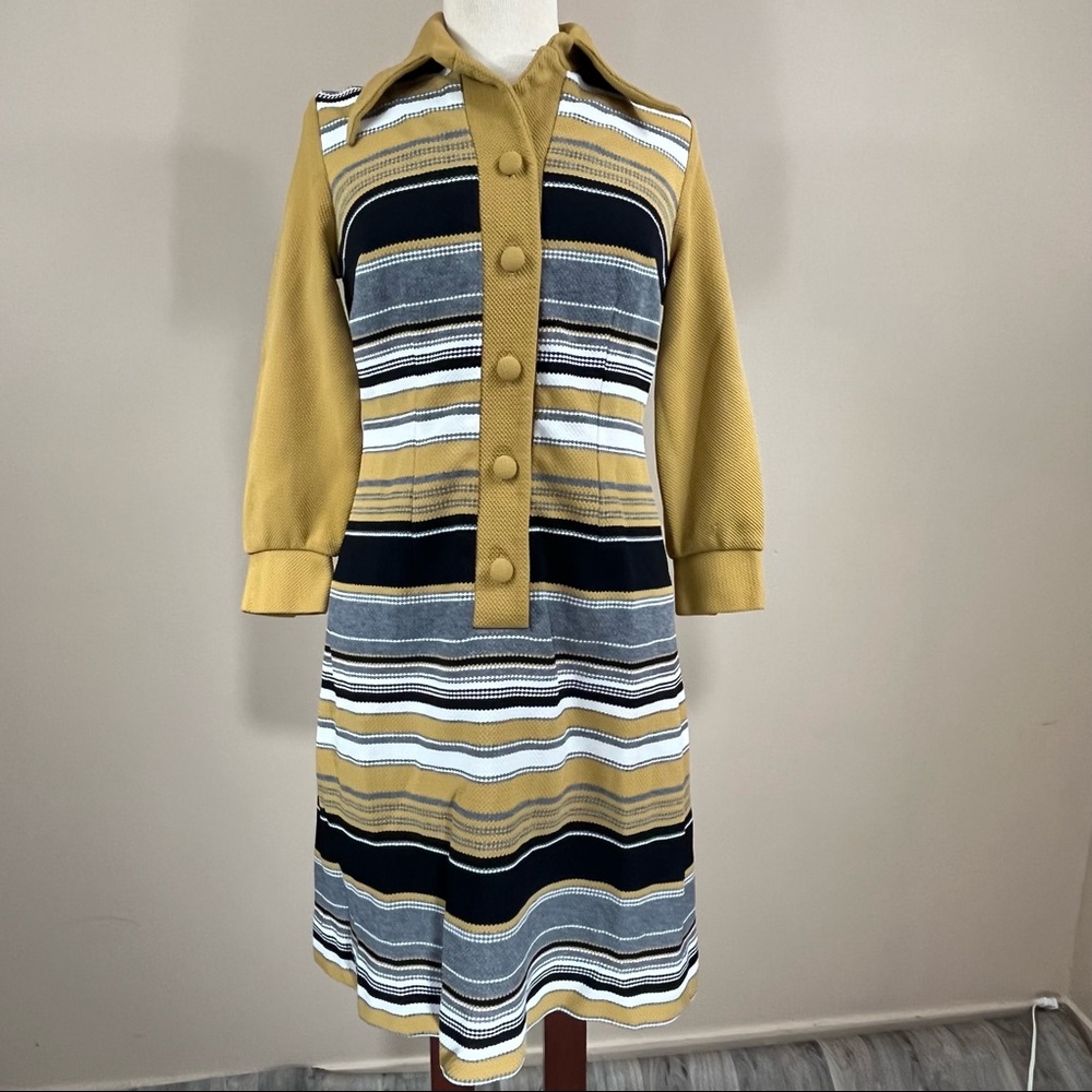 Vintage | Striped Long Sleeved Vintage Dress